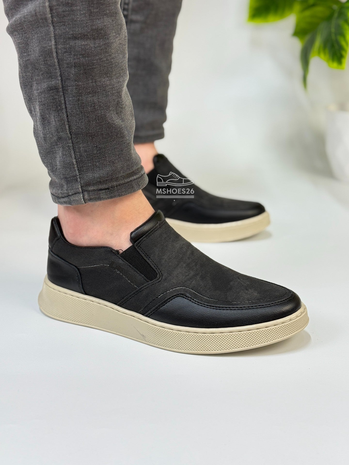 Model-levis Élastique